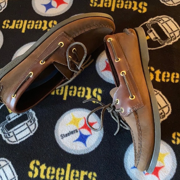 Sperry size 9 loafer slip on. - Picture 2 of 4